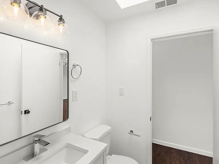 The Edgeworth Apartments — Photo 20