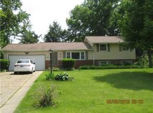 18020 Chipstead Dr, South Bend, IN 46637