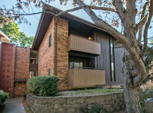 7009 N Green Bay Ave APT B, Glendale, WI 53209