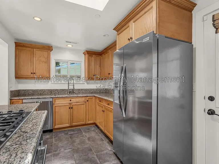 414 Monterey Ave — Photo 10