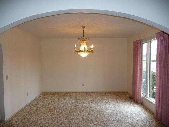 5th image of 58 Skyline Dr