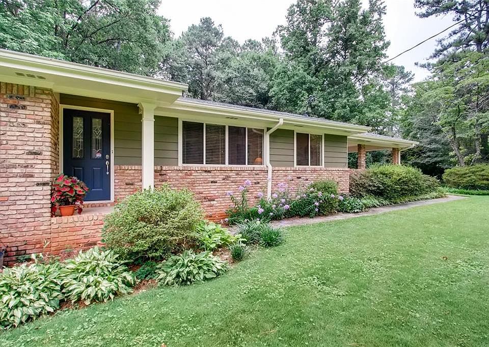 1st image of 1095 Canterbury Dr SE