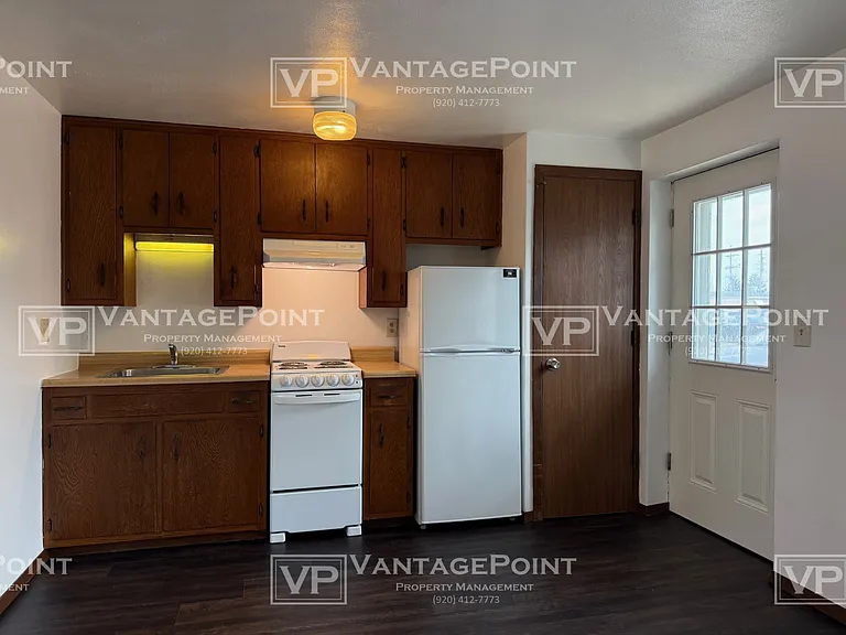 1914 Division St #13 — Photo 3