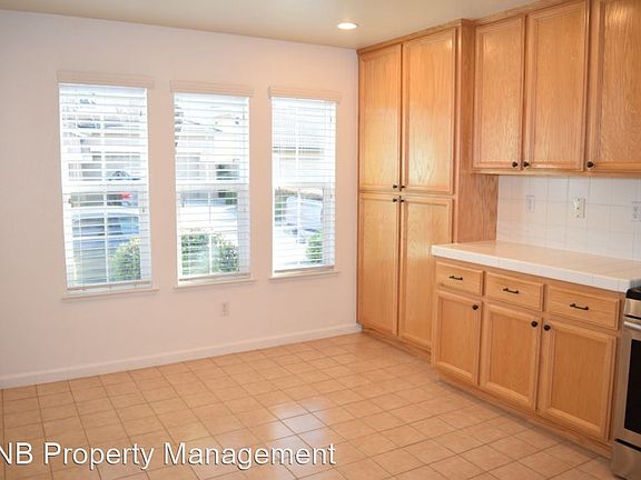 3rd image of 1610 Loon Lake St