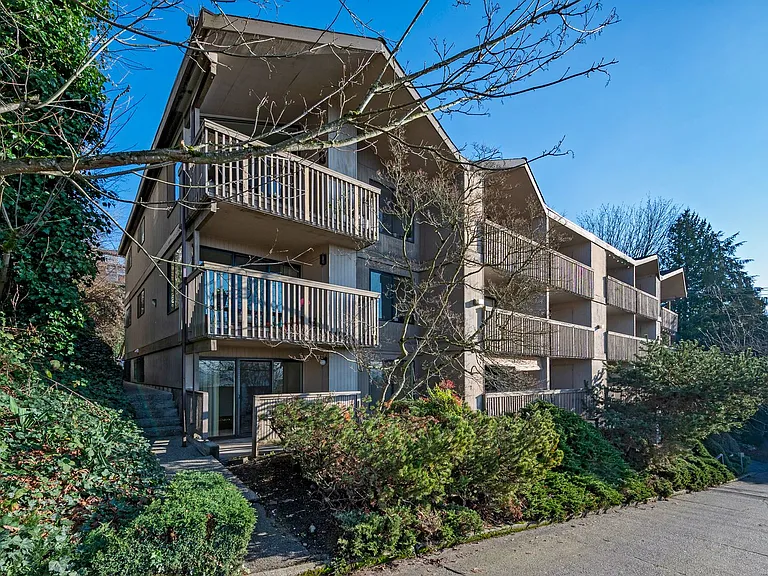 Westwind Apartments — Photo 23