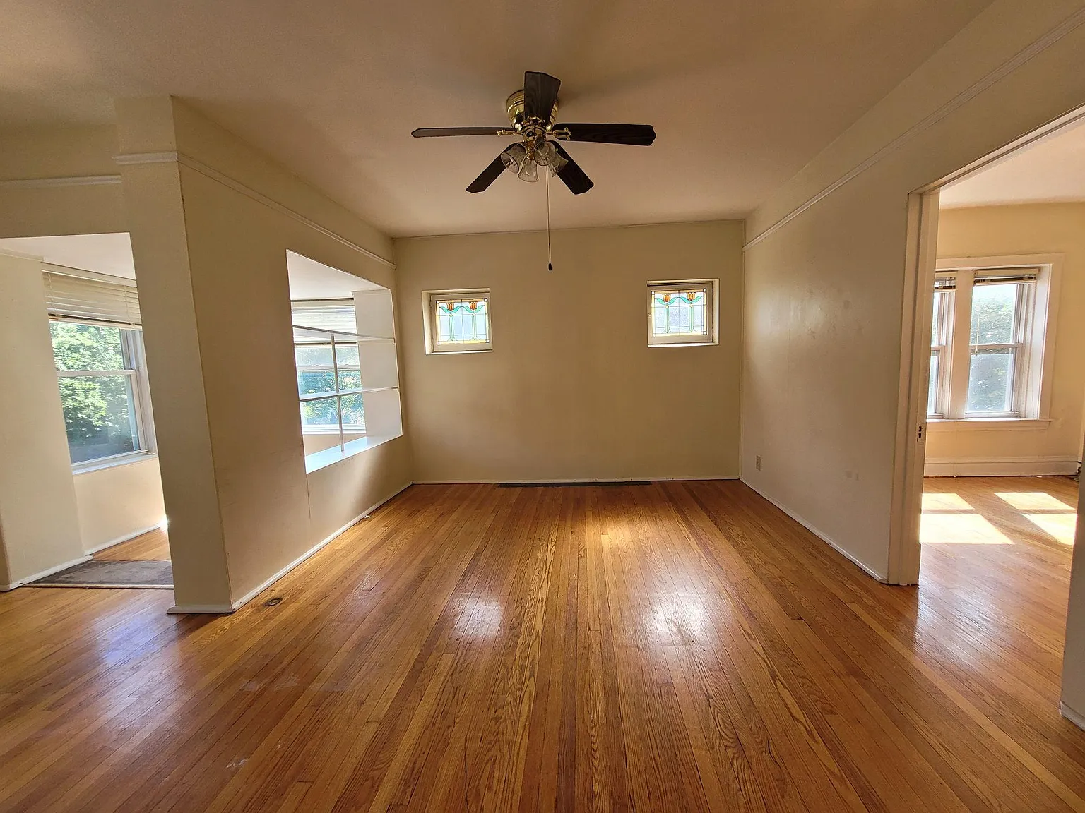 3 bed, 1150 sqft, $2,850 — Photo 2
