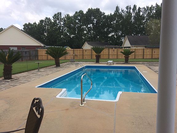 2nd image of 103 Leafwood Cir