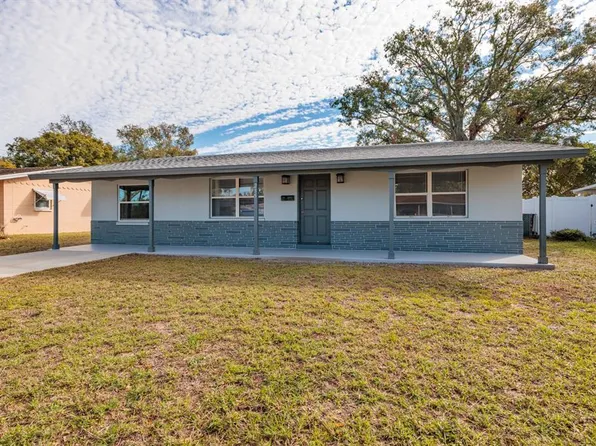 235 SE Madison Cir N, Saint Petersburg, FL 33703