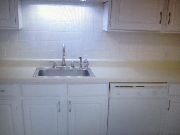 3rd image of 12715 Gordon Blvd APT 102