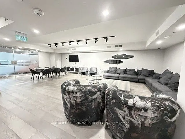 28 Wellesley St E #308 — Photo 10