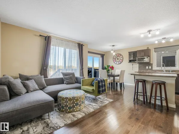 5220 1a Ave SW, Edmonton, AB T6X 0X1