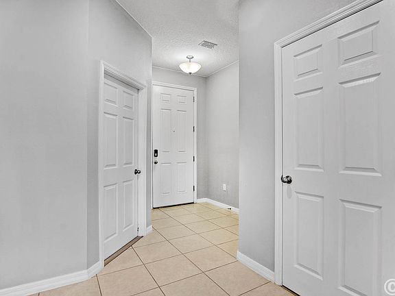 3rd image of 5747 Skytop Dr