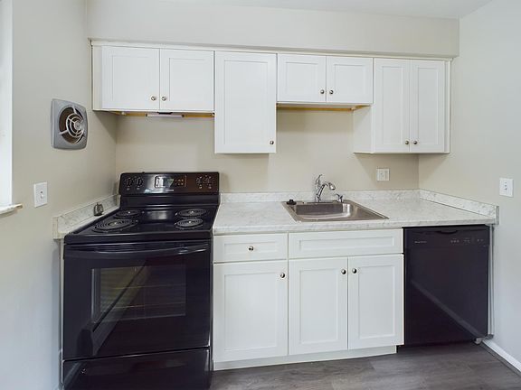 3rd image of 3525 Linwood Ave APT 3
