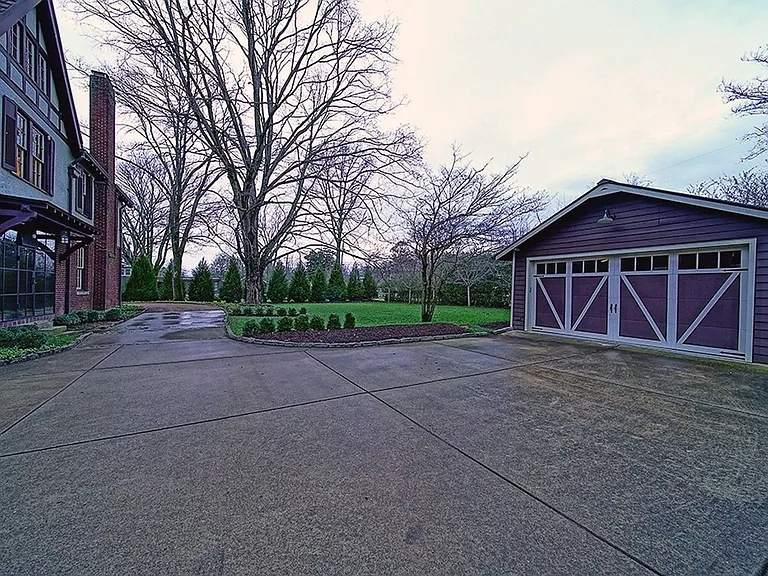 3944 Woodlawn Dr — Photo 37