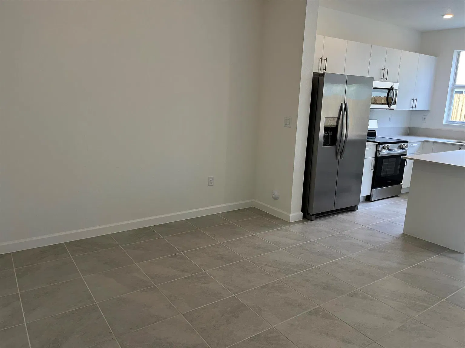 3 bed, 1334 sqft, $2,400 — Photo 3