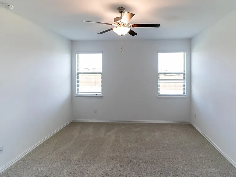 1837 Lake Grove Dr — Photo 17