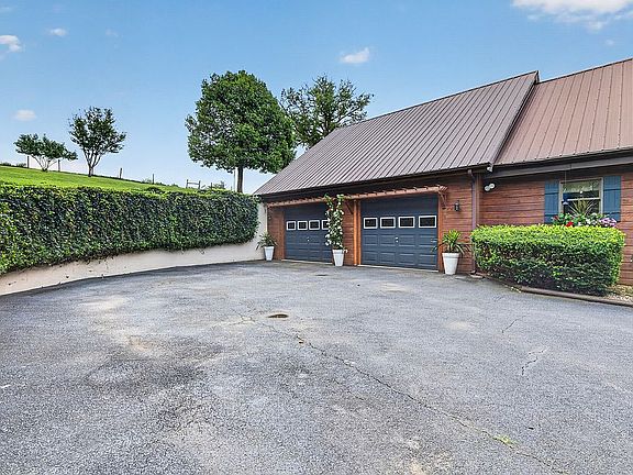 4th image of 19308 Tulip Tree Ln