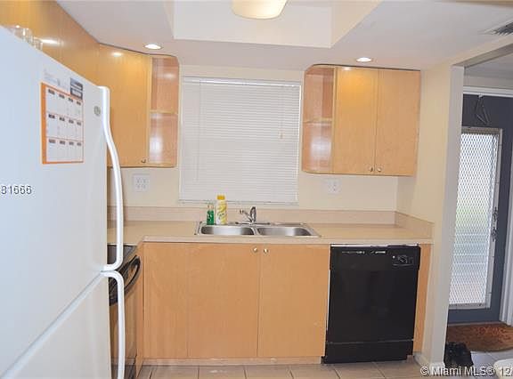 5th image of 9580 Sunrise Lakes Blvd APT 107