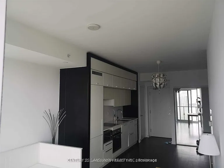 15 Grenville St #3102 — Photo 12