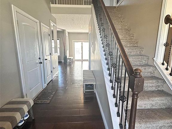 2nd image of 2561 Kensington Way