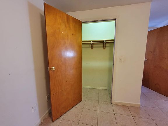 5th image of 454 Wayne St APT 1
