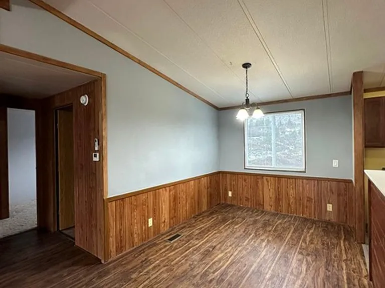 2346 Frontage Rd — Photo 5