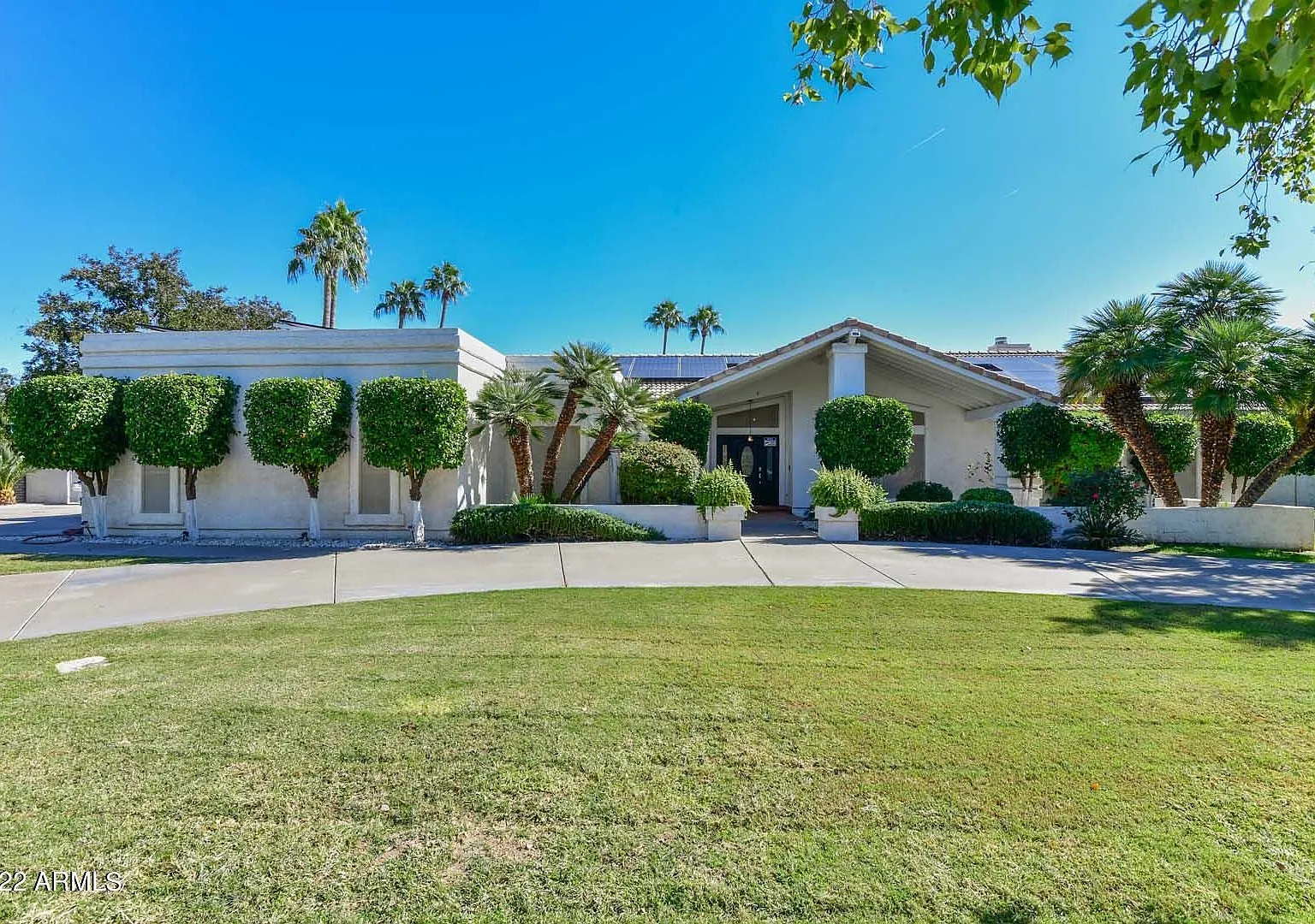 4 bed, 4.5 bath, 4161 sqft, $8,500 — Photo 1