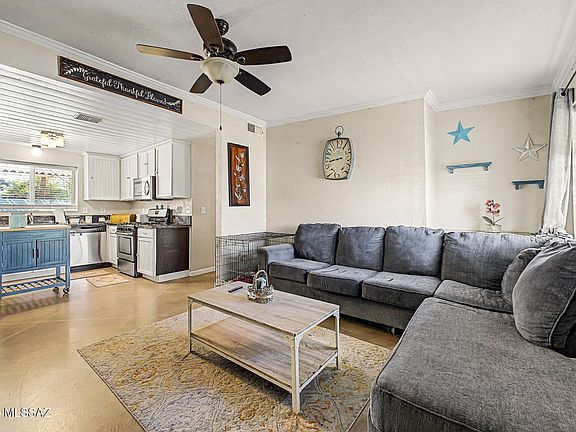 3rd image of 4041 N Ray Pl