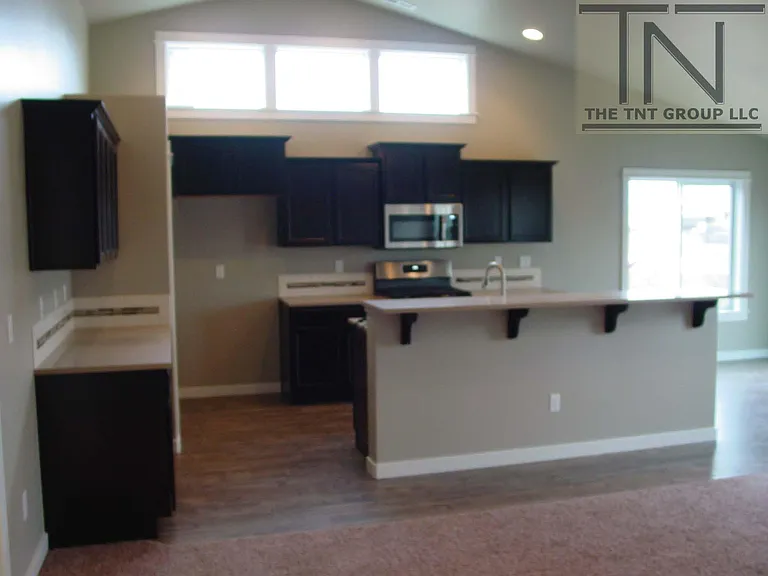 2111 E Daulby St — Photo 11