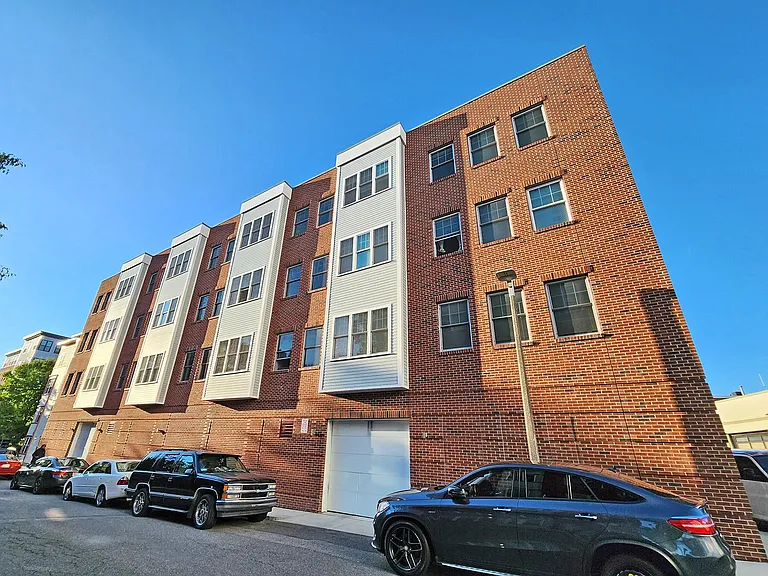 81 Amory St #204 — Photo 10