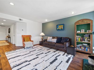 7001 S La Cienega Blvd APT 313, Los Angeles, CA, 90045