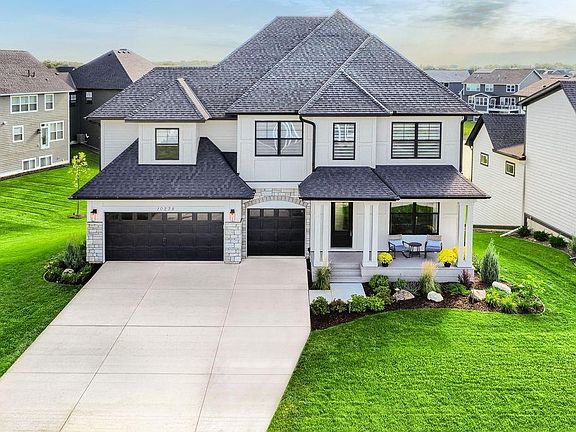 3rd image of 10238 Shadyview Ln N