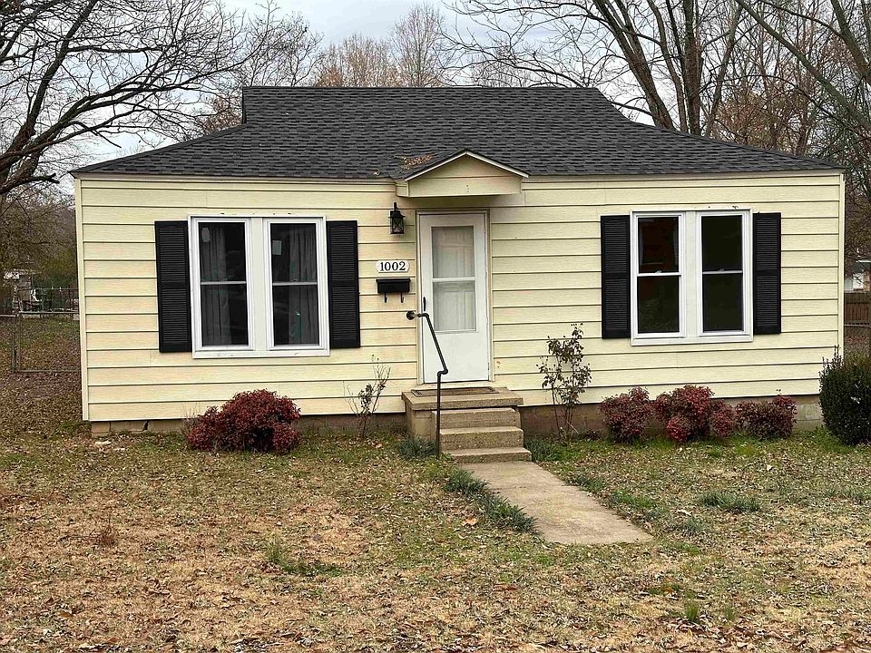 1st image of 1002 W Cherry Ave