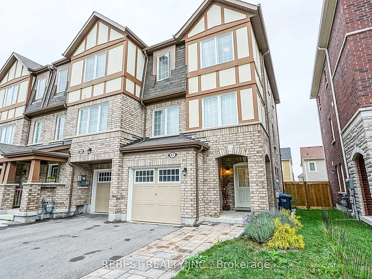 67 Bannister Cres — Photo 1