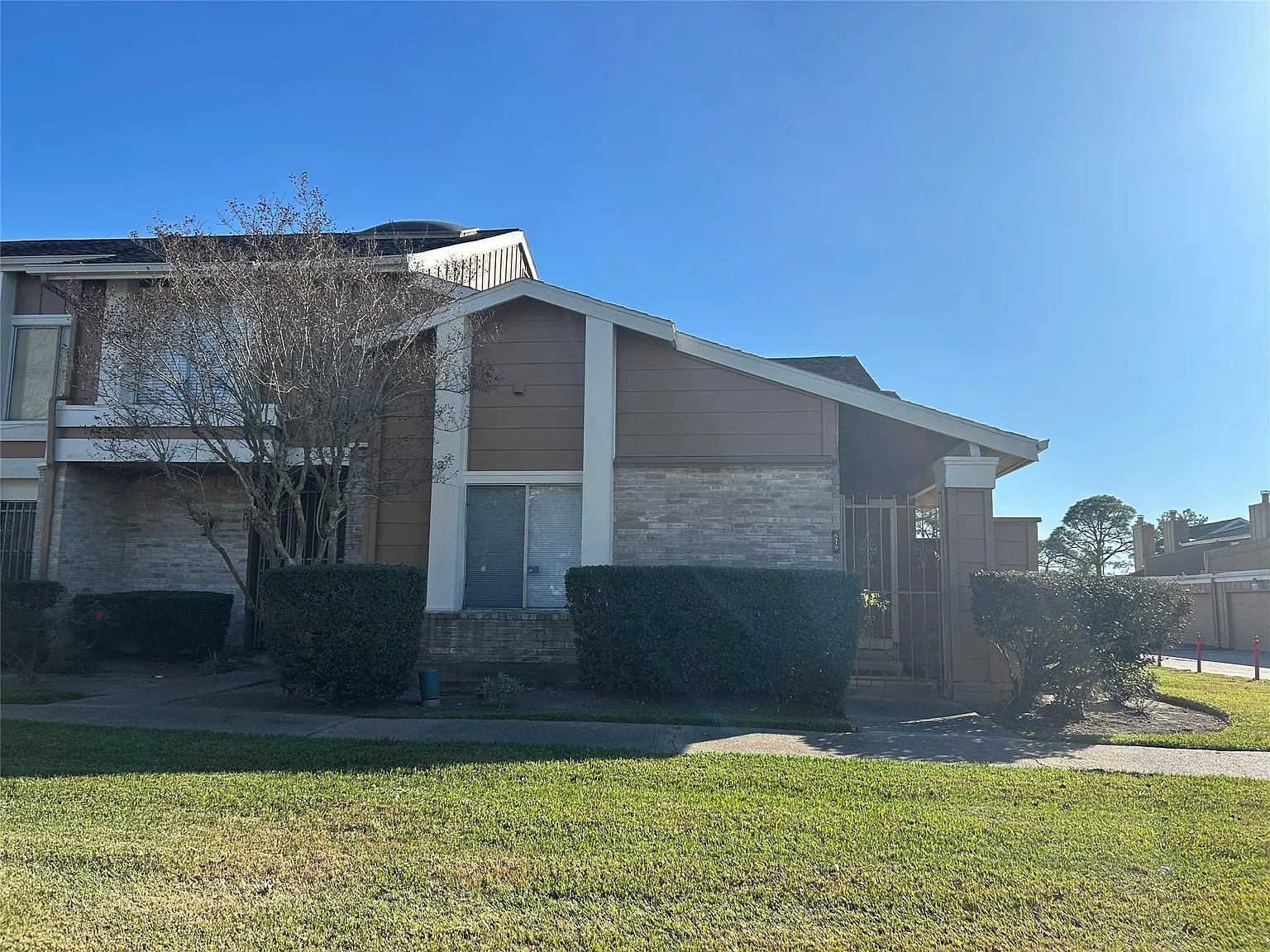 2 bed, 2.5 bath, 1807 sqft, $1,750 — Photo 3