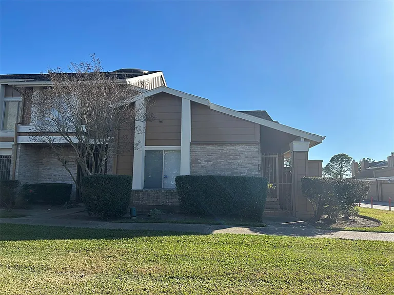 6119 Dryad Dr — Photo 3