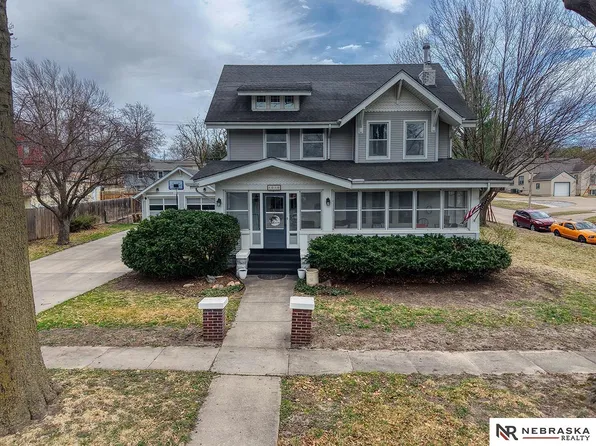 1010 Grove Ave, Crete, NE 68333