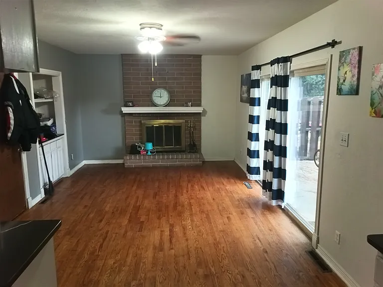 3278 W Parade Cir — Photo 3