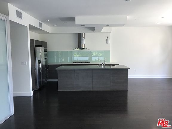4th image of 1250 N Harper Ave Unit 407