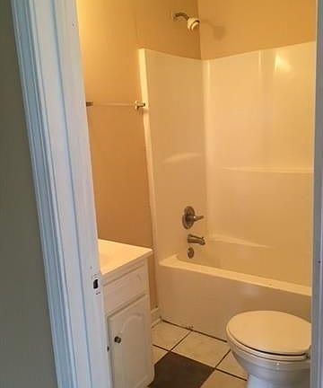 4th image of 915 Jourdan Ave