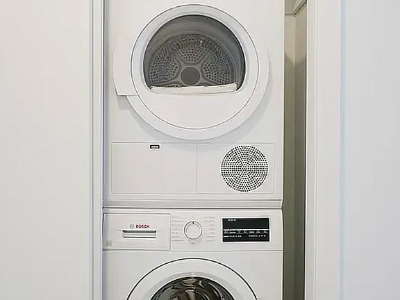 4th image of 70 W 37th St #2307B