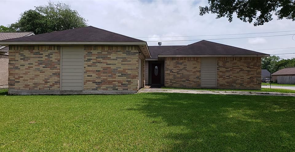 1st image of 2435 Bisontine St