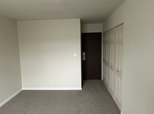704 Court Of Birch APT 5, Vernon Hills, IL