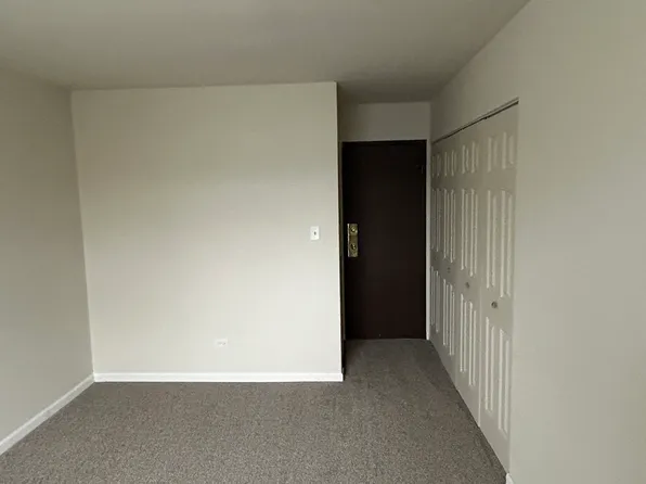 704 Court Of Birch APT 5, Vernon Hills, IL 60061