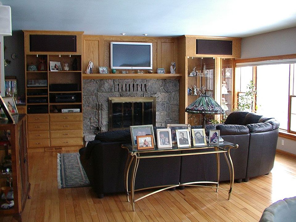 1st image of 20 Crescent Beach Dr
