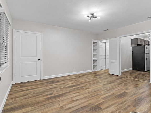 3rd image of 150 W Hillcrest Blvd #154-7