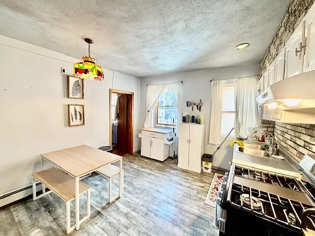 240 Hanover St #4 — Photo 19