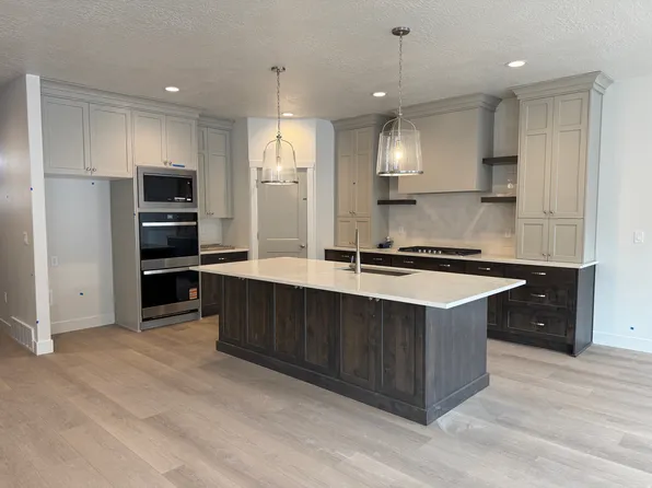 79 W Glen Way #101, South Weber, UT 84405