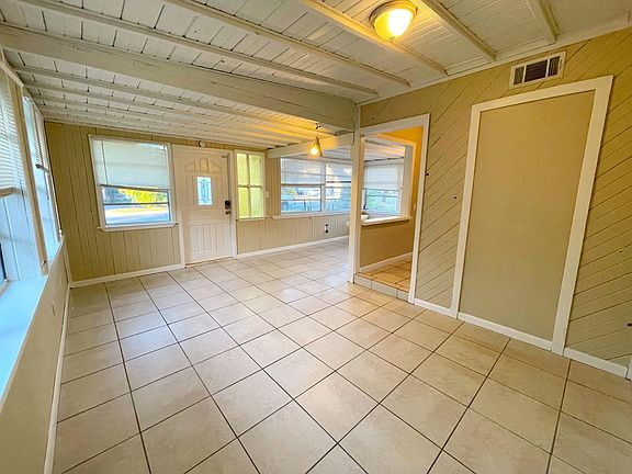 4th image of 5026 7th Ave N