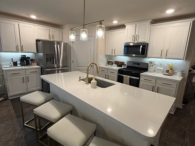 667 Grand Reserve Dr — Photo 2